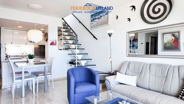 Ático de 2 habitaciones en Villamartin, Orihuela en venta con piscina garaje - 249.000 € (Ref: 10001073)