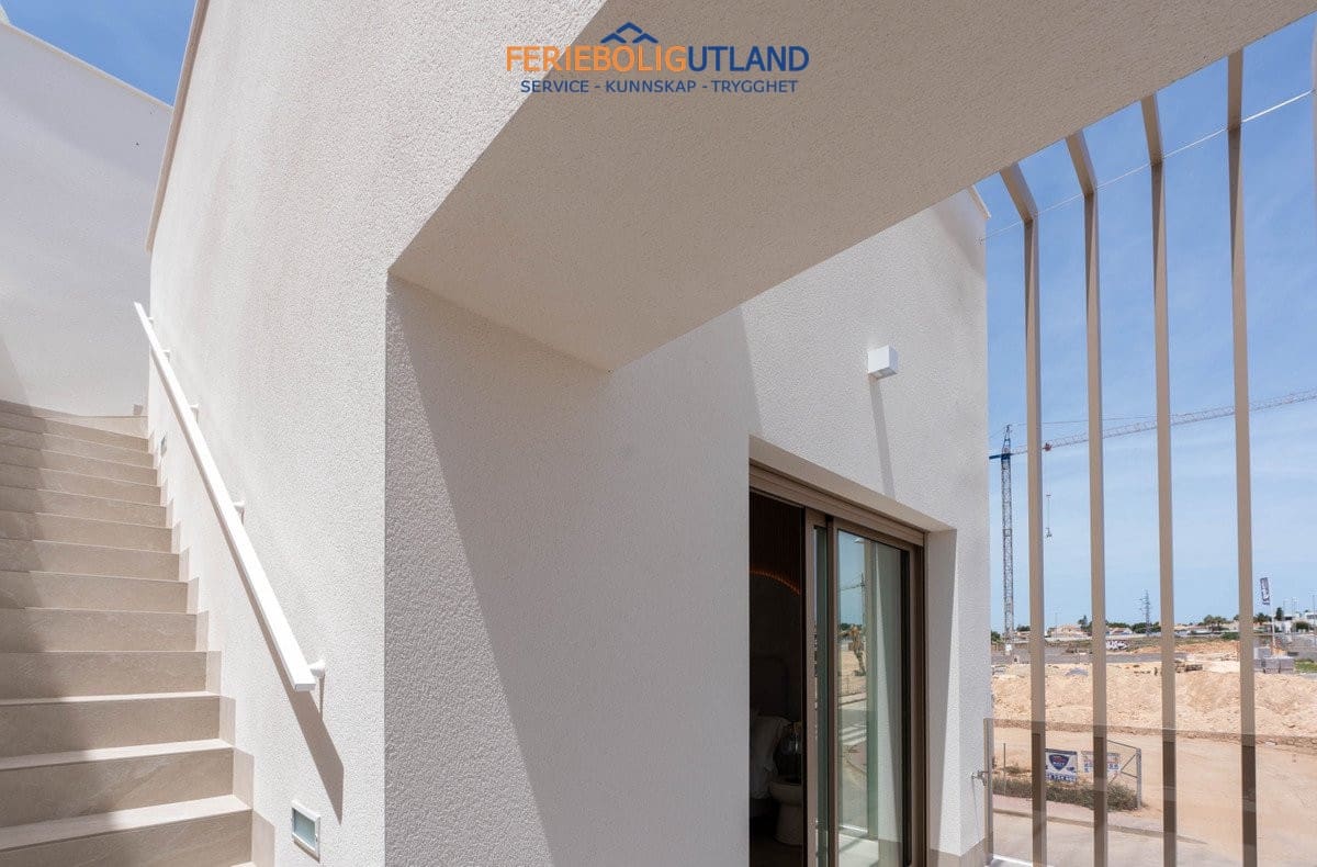 3 soveværelse Byhus til salg i Los Alcazares med swimmingpool garage - € 469.000 (Ref: 10001076)