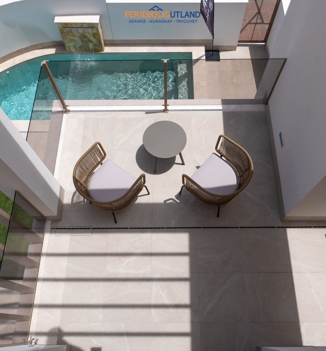 3 soveværelse Byhus til salg i Los Alcazares med swimmingpool garage - € 469.000 (Ref: 10001076)