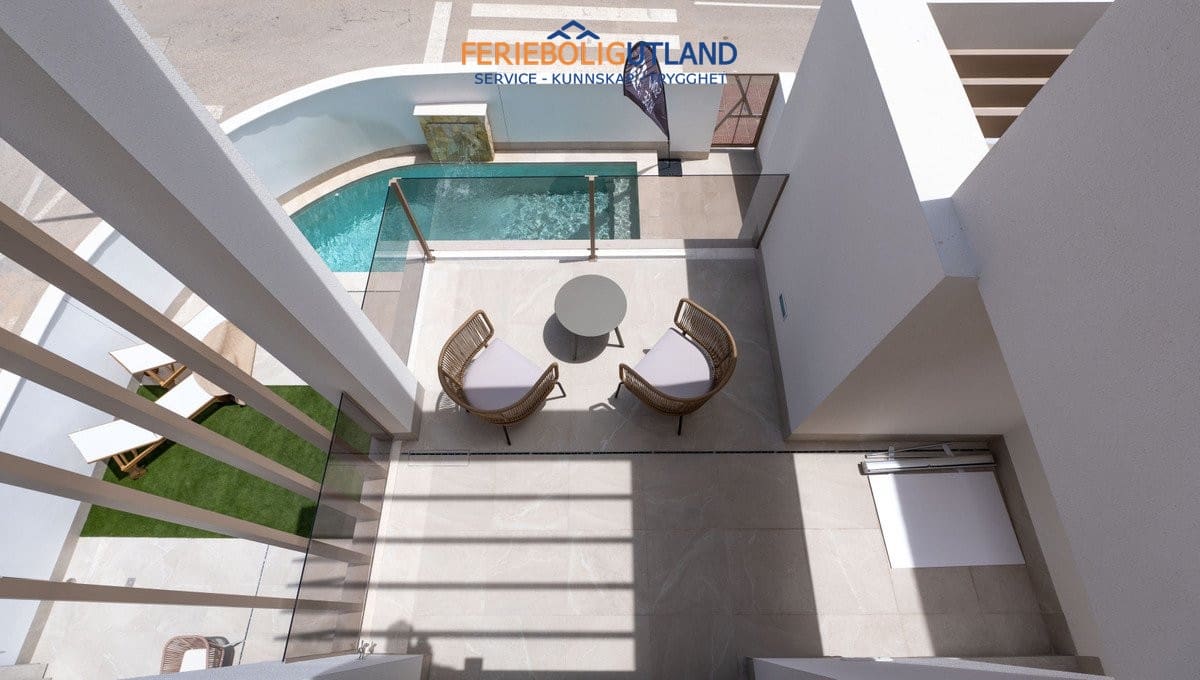 3 soveværelse Byhus til salg i Los Alcazares med swimmingpool garage - € 469.000 (Ref: 10001076)