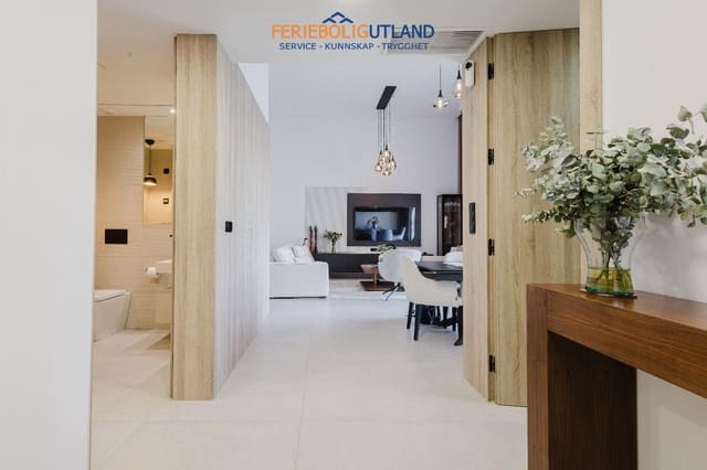 4 soveværelse Villa til salg i Algorfa med swimmingpool garage - € 750.000 (Ref: 10001077)