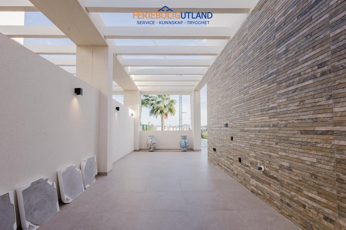 4 quarto Moradia para venda em Algorfa com piscina garagem - 750 000 € (Ref: 10001077)