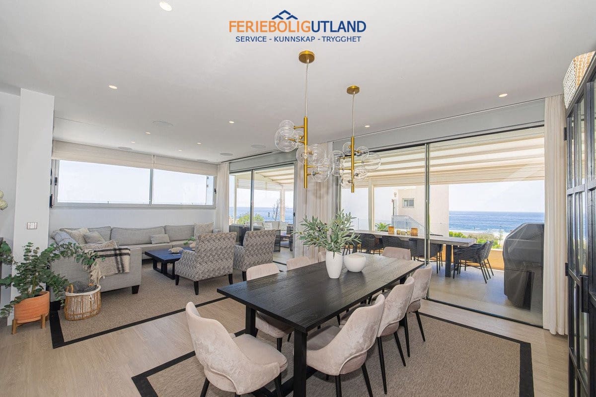 Chalet de 5 habitaciones en Fuengirola en venta con piscina - 1.890.000 € (Ref: 10001078)