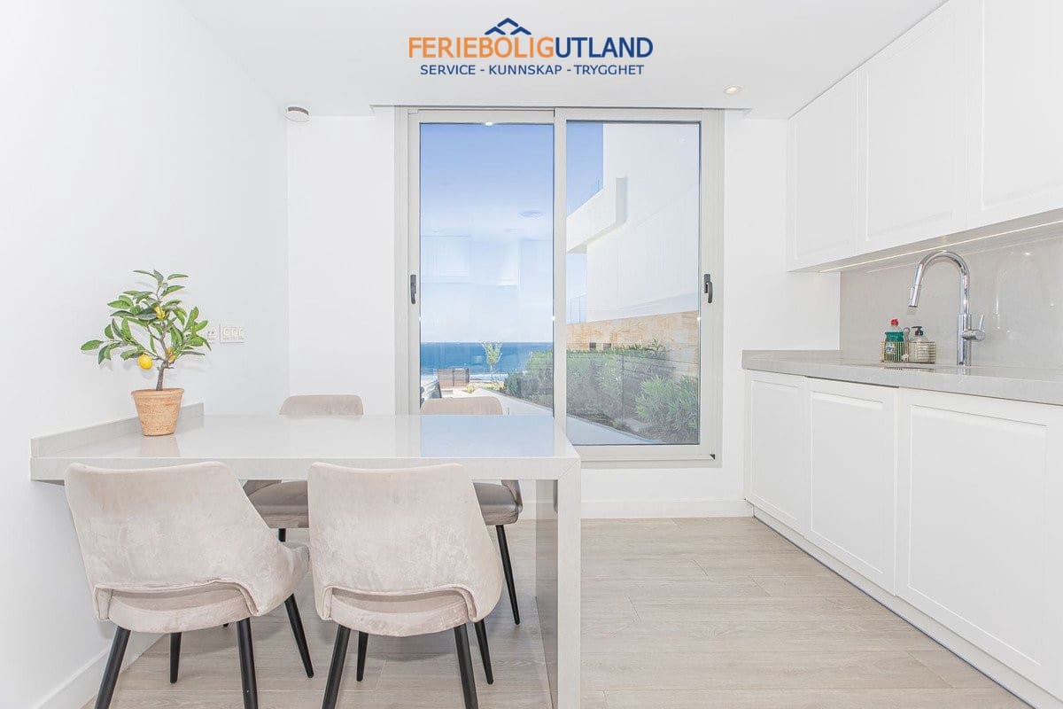 Chalet de 5 habitaciones en Fuengirola en venta con piscina - 1.890.000 € (Ref: 10001078)