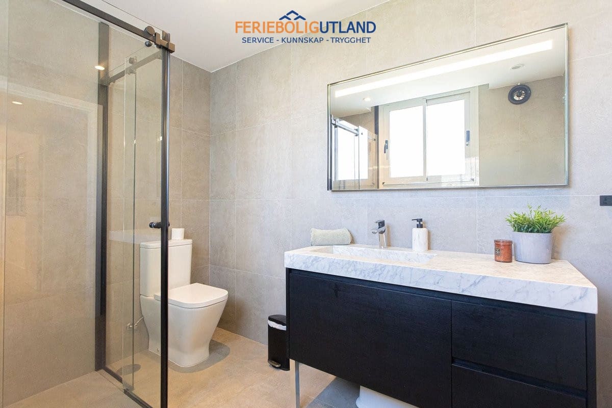 Chalet de 5 habitaciones en Fuengirola en venta con piscina - 1.890.000 € (Ref: 10001078)