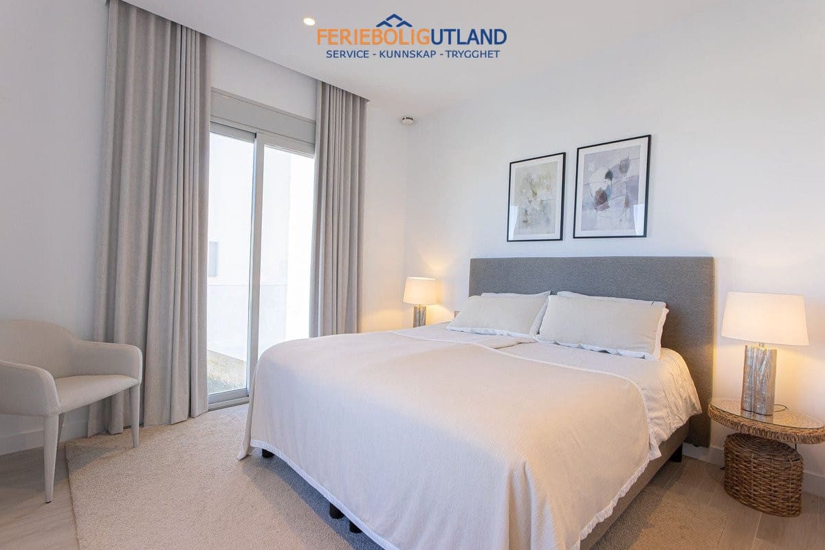 Chalet de 5 habitaciones en Fuengirola en venta con piscina - 1.890.000 € (Ref: 10001078)