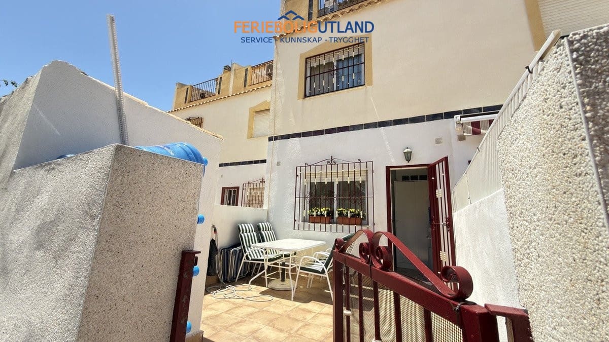 3 camera da letto Casa in vendita in La Zenia con piscina garage - 220.950 € (Rif: 10001079)