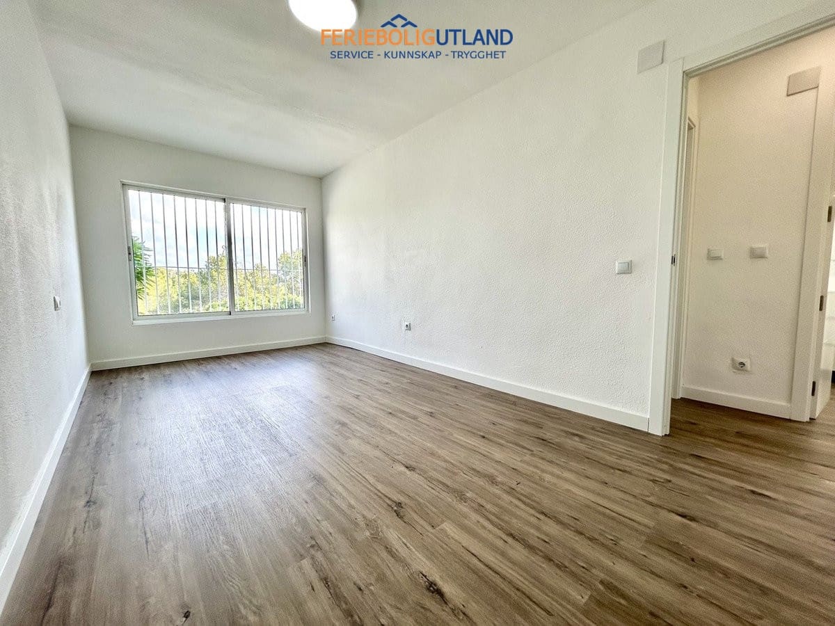 2 soveværelse Lejlighed til salg i Villamartin med garage - € 199.000 (Ref: 10001080)