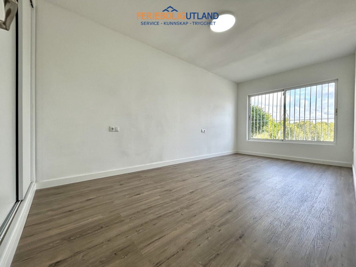 2 soveværelse Lejlighed til salg i Villamartin med garage - € 199.000 (Ref: 10001080)