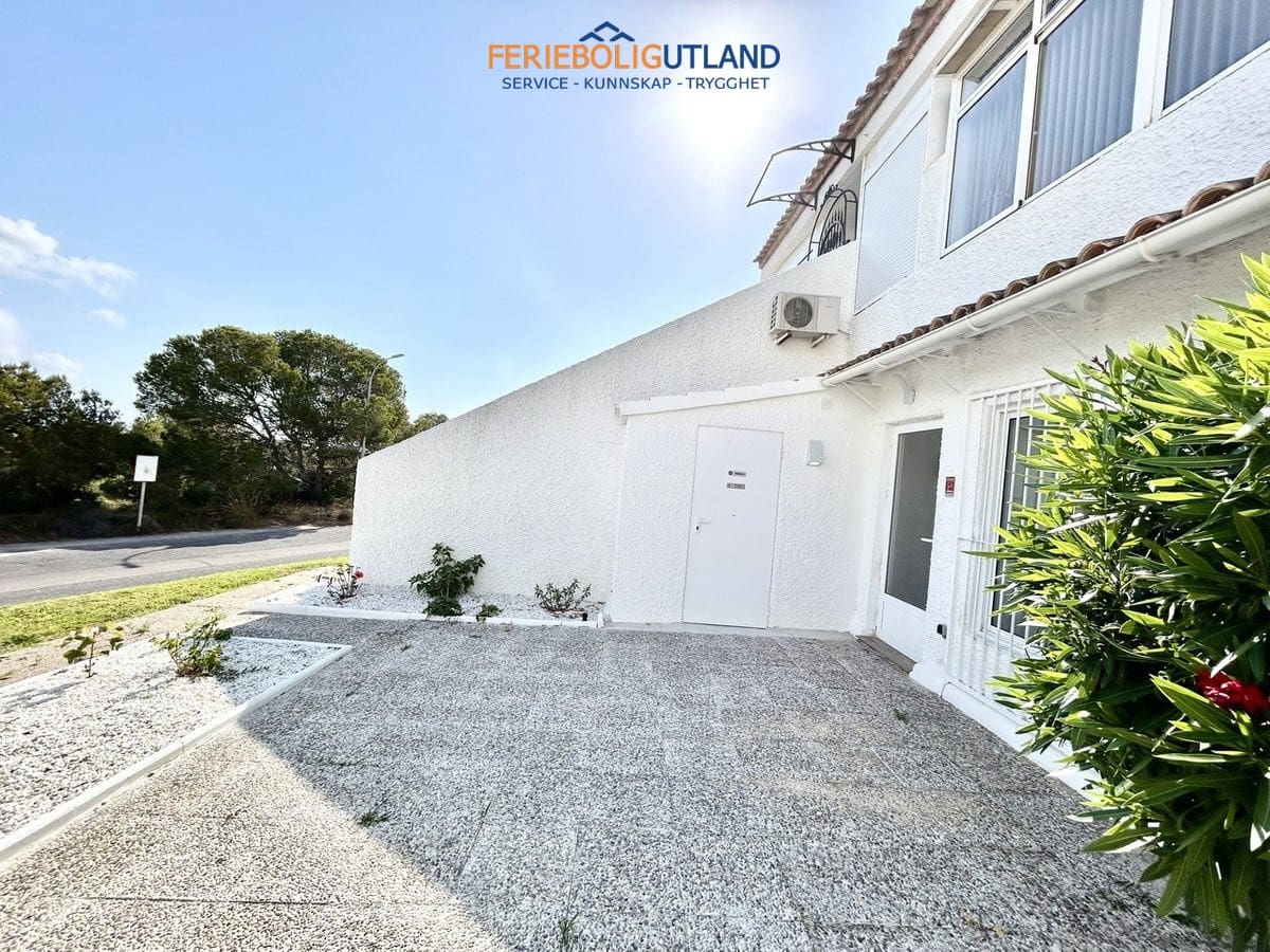 2 soveværelse Lejlighed til salg i Villamartin med garage - € 199.000 (Ref: 10001080)
