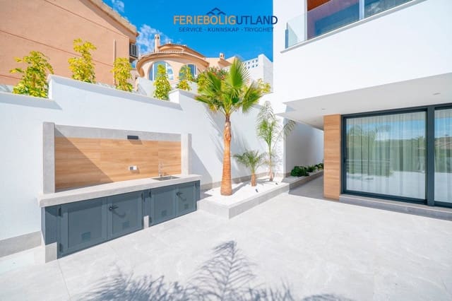 4 Zimmer Villa zu verkaufen in Ciudad Quesada, Rojales mit Pool Garage - 1.150.000 € (Ref: 10001081)