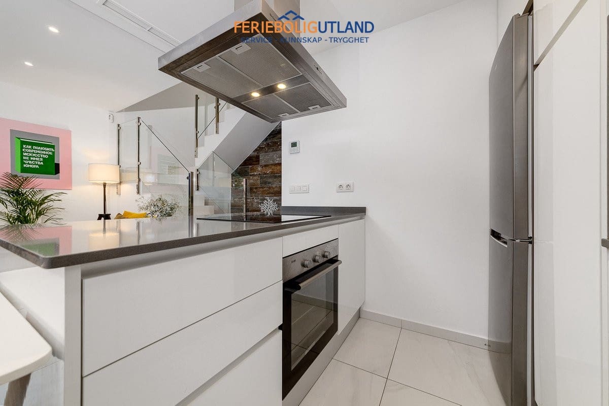 3 soverom Hus til salgs i Villamartin med svømmebasseng garasje - € 325 000 (Ref: 10001085)