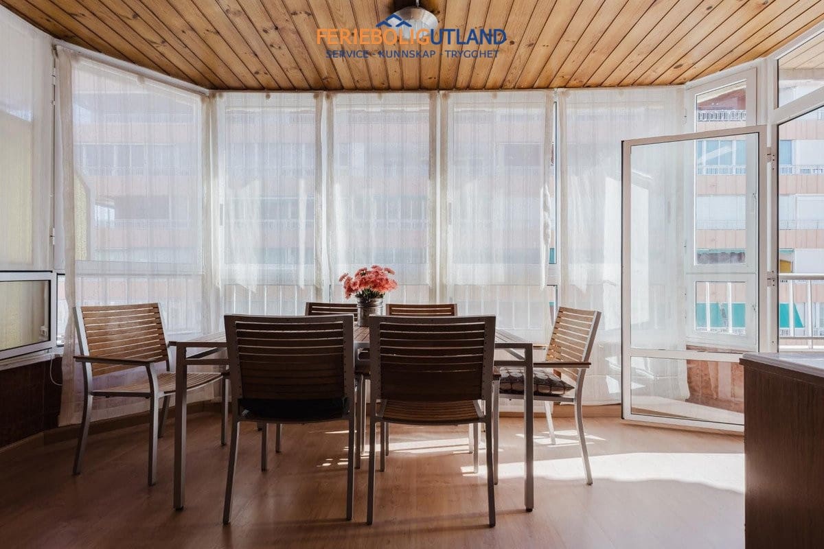 3 makuuhuone Huoneisto myytävänä paikassa Torrevieja mukana uima-altaan - 239 000 € (Ref: 10001086)