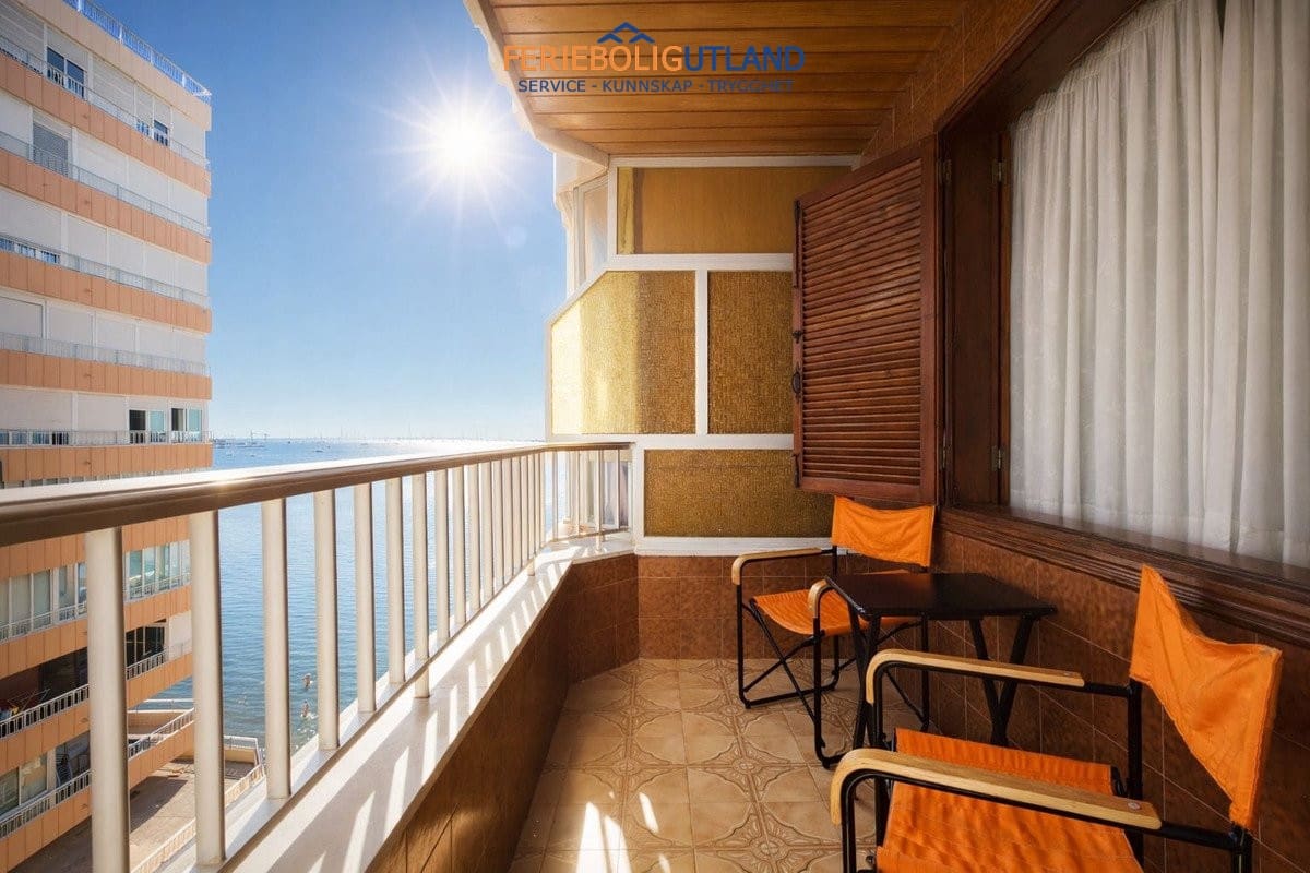 3 makuuhuone Huoneisto myytävänä paikassa Torrevieja mukana uima-altaan - 239 000 € (Ref: 10001086)