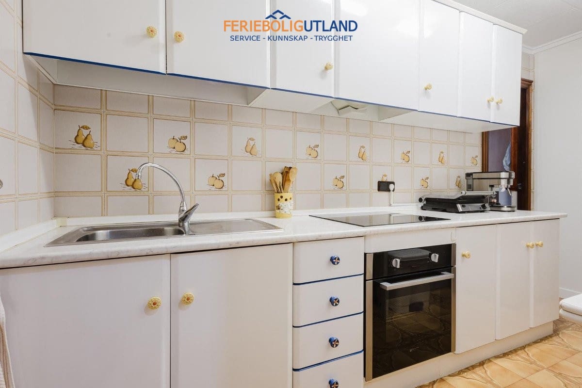 3 makuuhuone Huoneisto myytävänä paikassa Torrevieja mukana uima-altaan - 239 000 € (Ref: 10001086)
