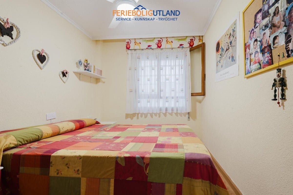 3 makuuhuone Huoneisto myytävänä paikassa Torrevieja mukana uima-altaan - 239 000 € (Ref: 10001086)