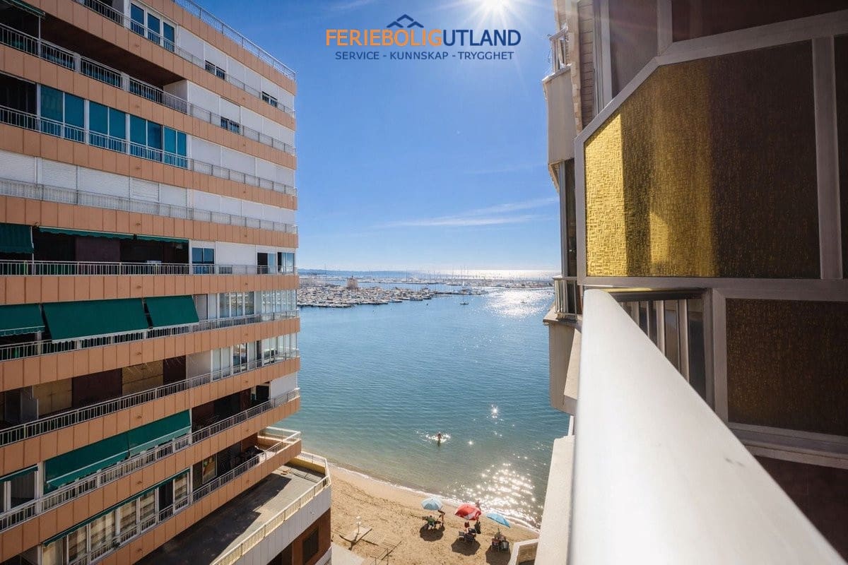 3 makuuhuone Huoneisto myytävänä paikassa Torrevieja mukana uima-altaan - 239 000 € (Ref: 10001086)