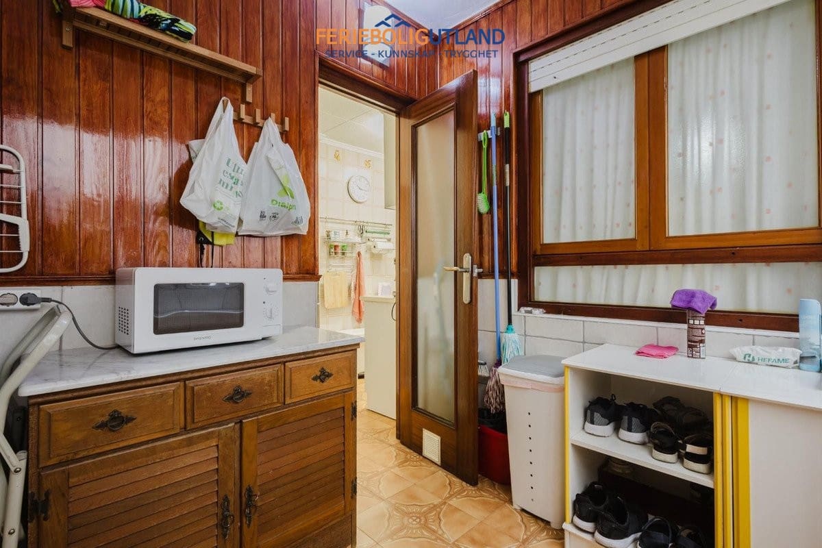 3 makuuhuone Huoneisto myytävänä paikassa Torrevieja mukana uima-altaan - 239 000 € (Ref: 10001086)