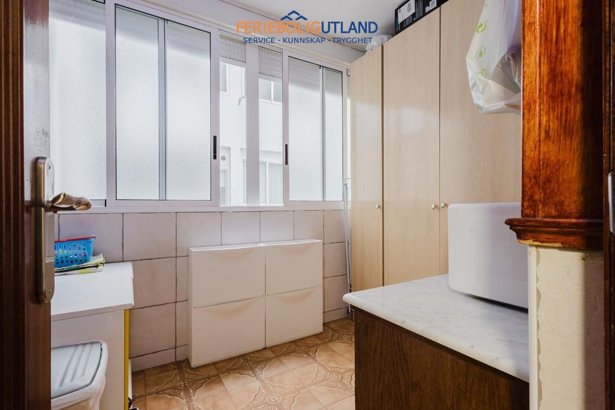 3 makuuhuone Huoneisto myytävänä paikassa Torrevieja mukana uima-altaan - 239 000 € (Ref: 10001086)