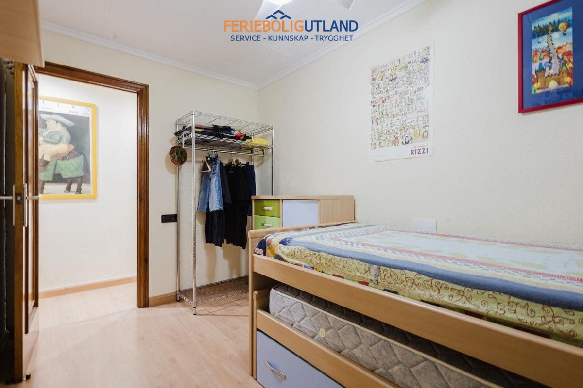 3 makuuhuone Huoneisto myytävänä paikassa Torrevieja mukana uima-altaan - 239 000 € (Ref: 10001086)