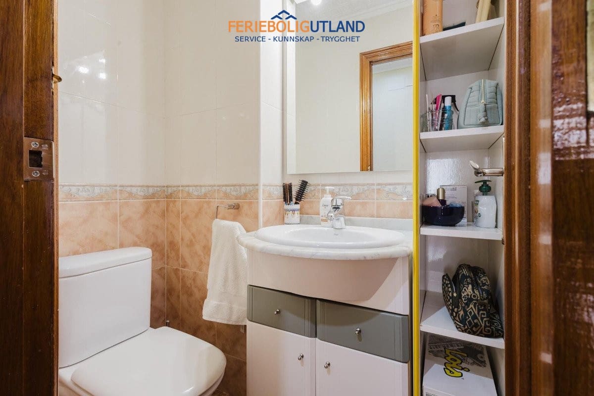 3 makuuhuone Huoneisto myytävänä paikassa Torrevieja mukana uima-altaan - 239 000 € (Ref: 10001086)