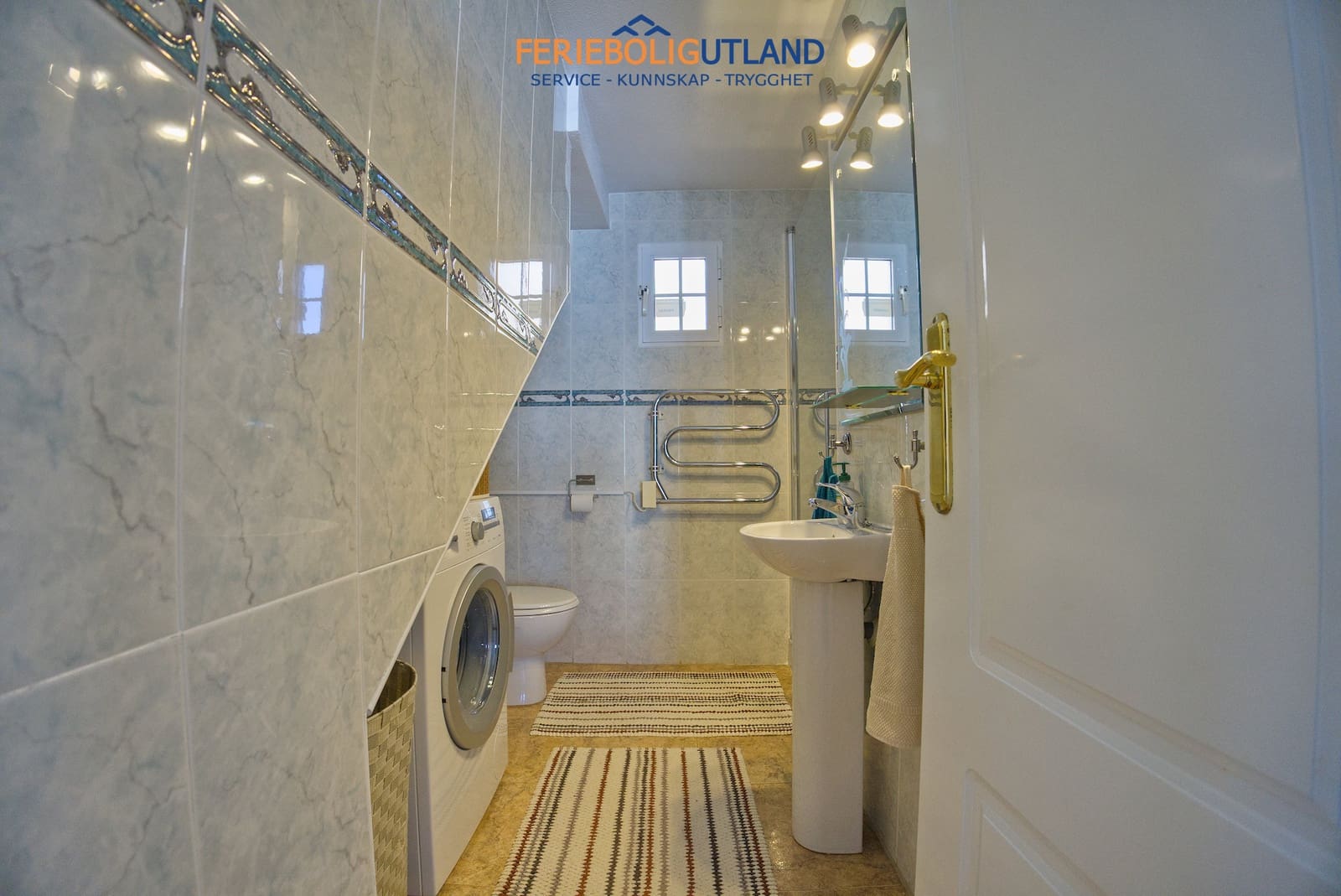 Chalet de 3 habitaciones en Torrevieja en venta con piscina garaje - 415.000 € (Ref: 10001087)