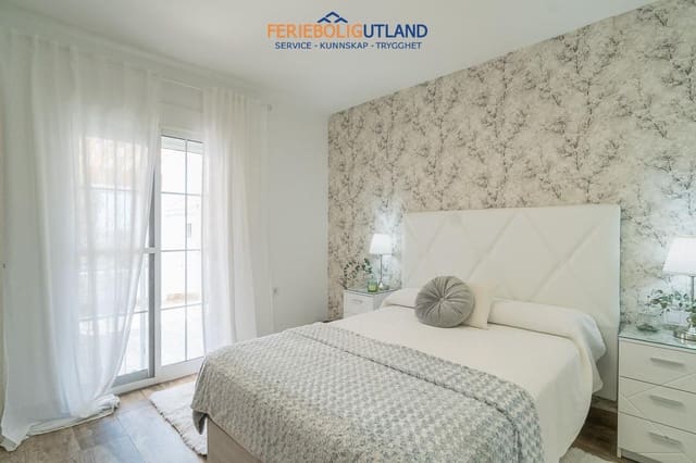 4 sypialnia Willa na sprzedaż w Blue Lagoon z basenem garażem - 399 000 € (Ref: 10001090)