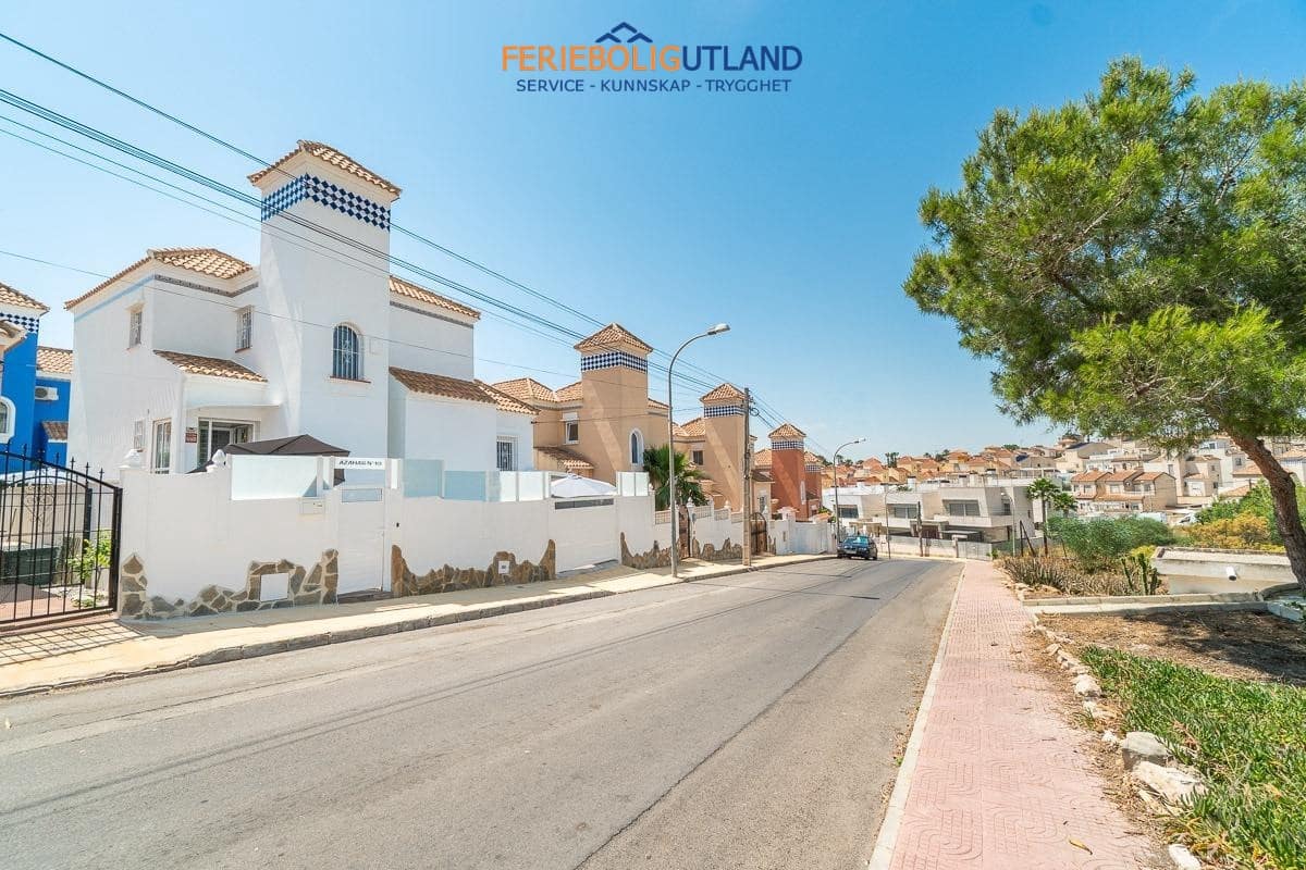 4 sypialnia Willa na sprzedaż w San Miguel de Salinas z basenem garażem - 399 000 € (Ref: 10001090)