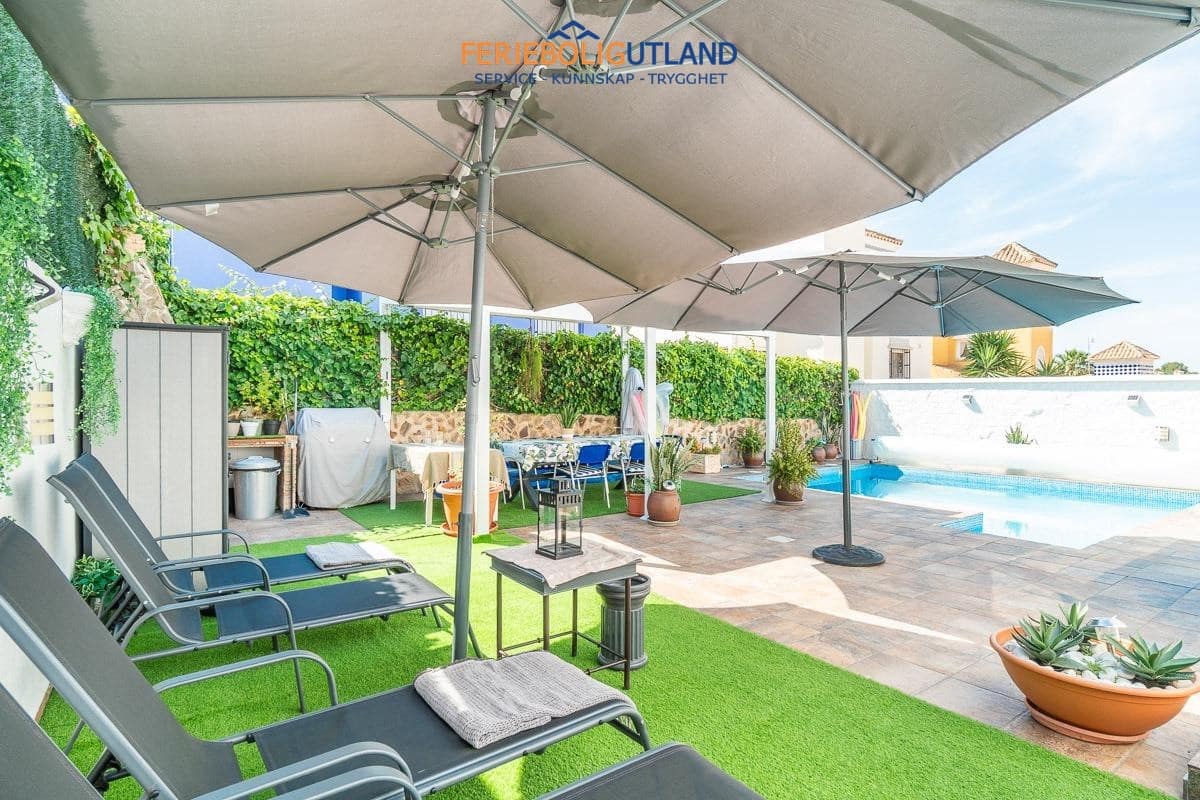 4 sypialnia Willa na sprzedaż w San Miguel de Salinas z basenem garażem - 399 000 € (Ref: 10001090)