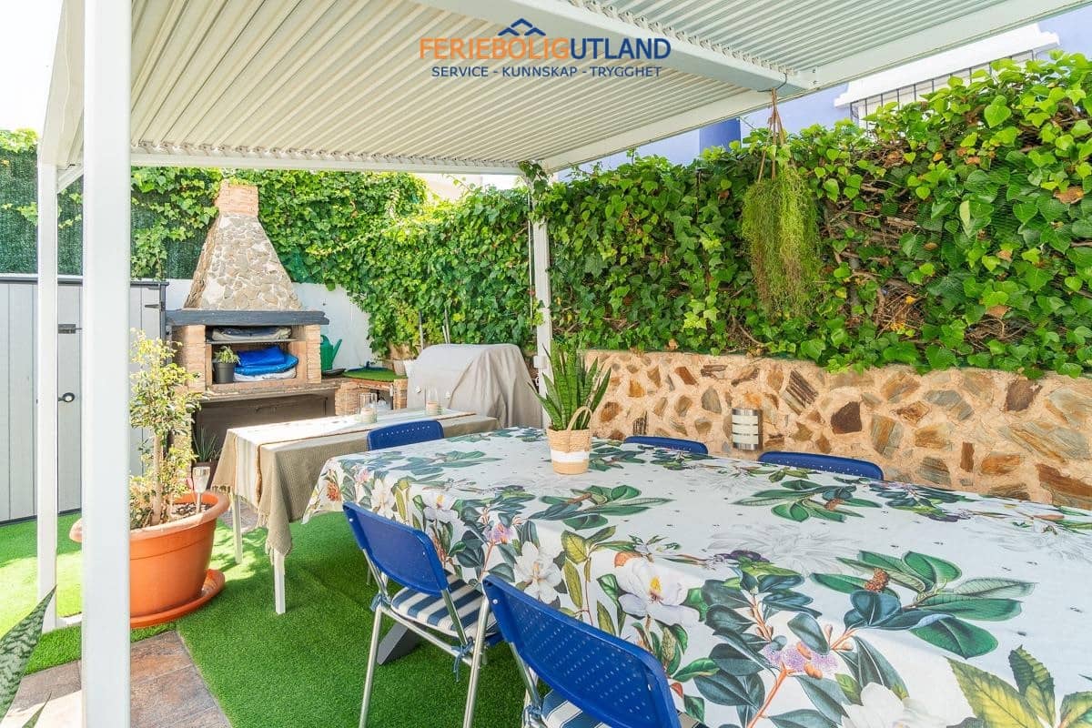 4 sypialnia Willa na sprzedaż w San Miguel de Salinas z basenem garażem - 399 000 € (Ref: 10001090)