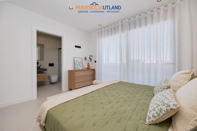 3 soveværelse Villa til salg i Aguas Nuevas, Torrevieja med swimmingpool - € 595.000 (Ref: 10001091)