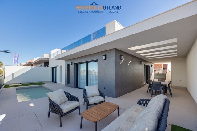 3 soveværelse Villa til salg i Aguas Nuevas, Torrevieja med swimmingpool - € 595.000 (Ref: 10001091)