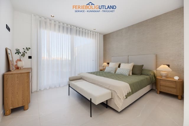 3 soveværelse Villa til salg i Aguas Nuevas, Torrevieja med swimmingpool - € 595.000 (Ref: 10001091)