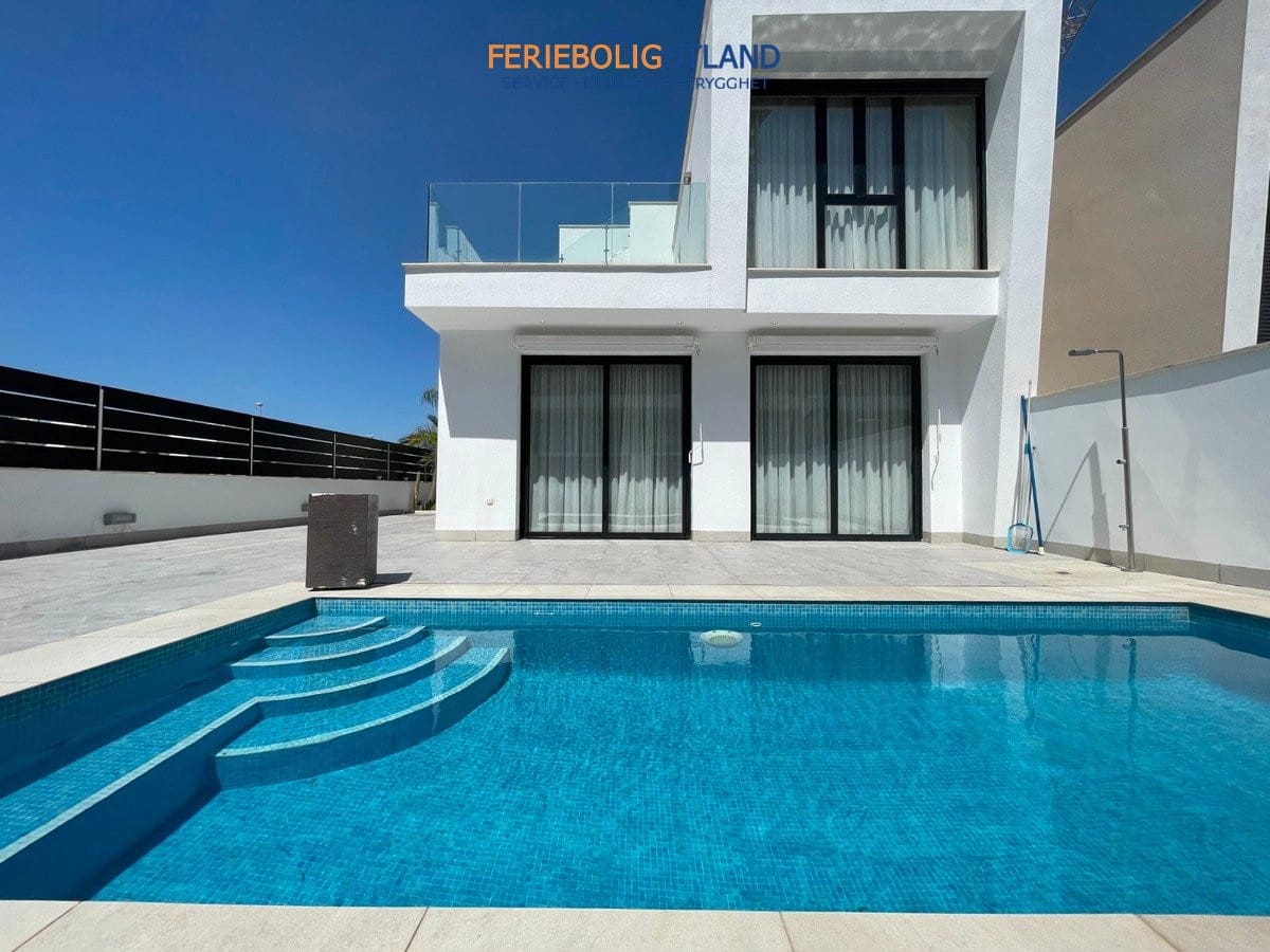 3 camera da letto Villa in vendita in Benijofar con piscina garage - 399.000 € (Rif: 10001095)