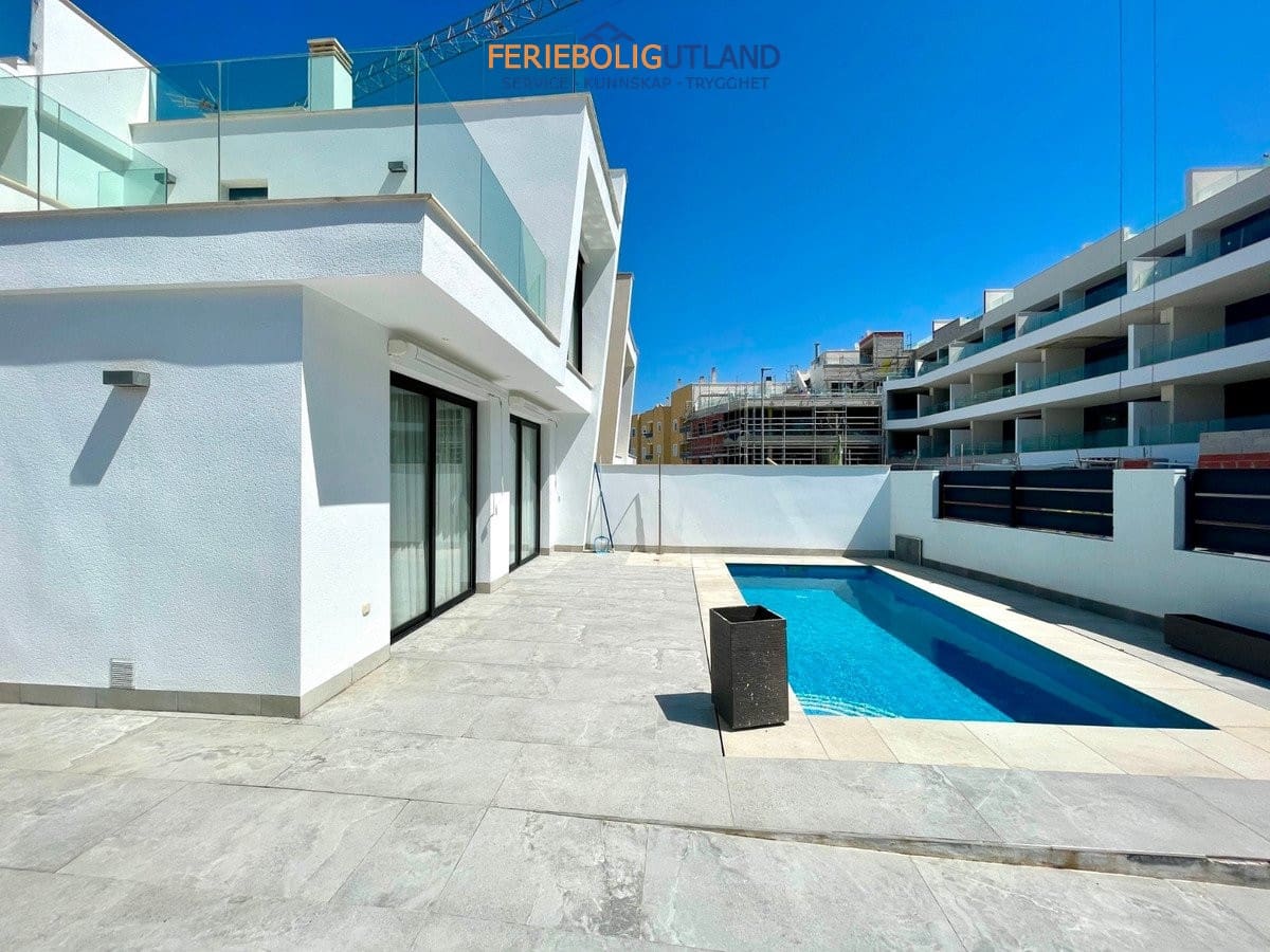3 camera da letto Villa in vendita in Benijofar con piscina garage - 399.000 € (Rif: 10001095)