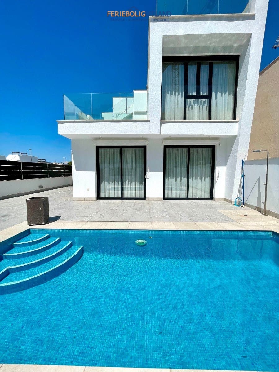 3 camera da letto Villa in vendita in Benijofar con piscina garage - 399.000 € (Rif: 10001095)