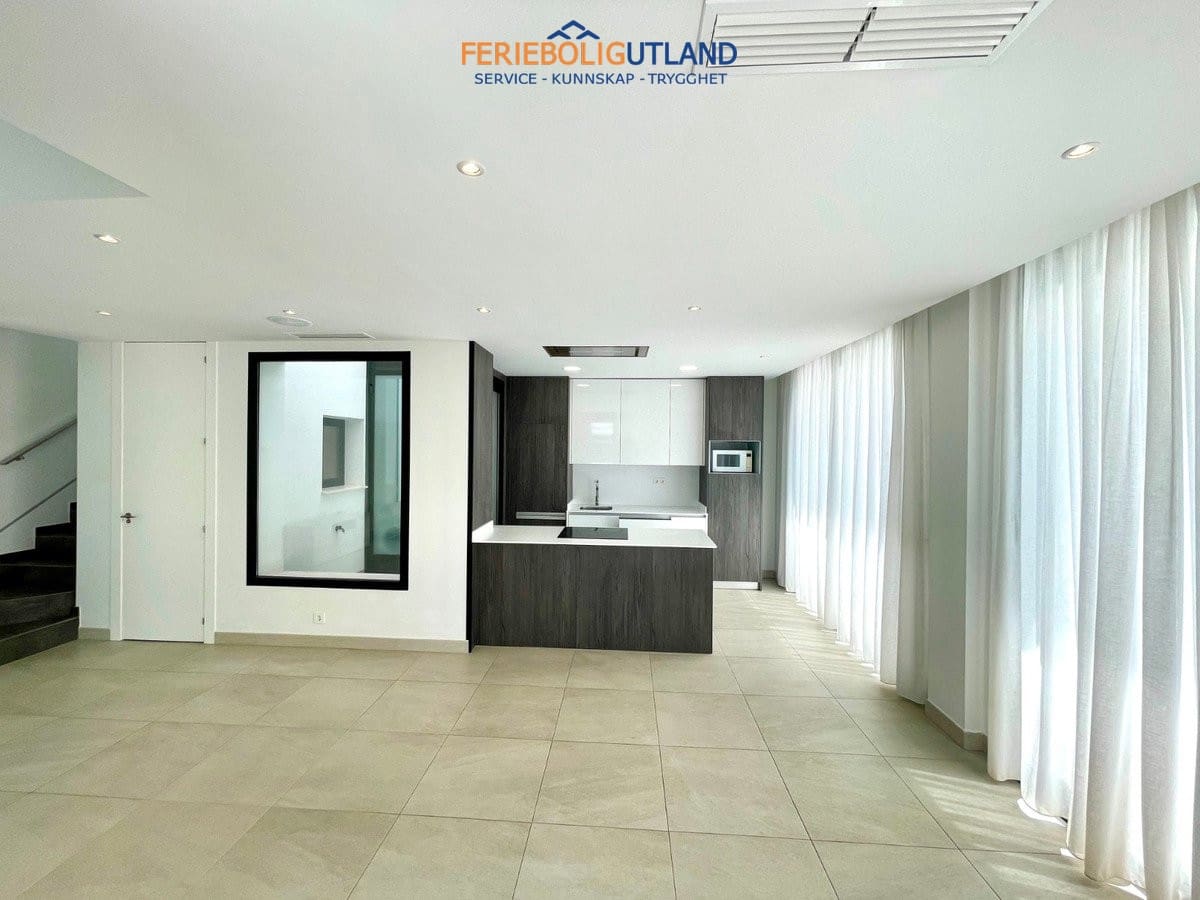 3 camera da letto Villa in vendita in Benijofar con piscina garage - 399.000 € (Rif: 10001095)