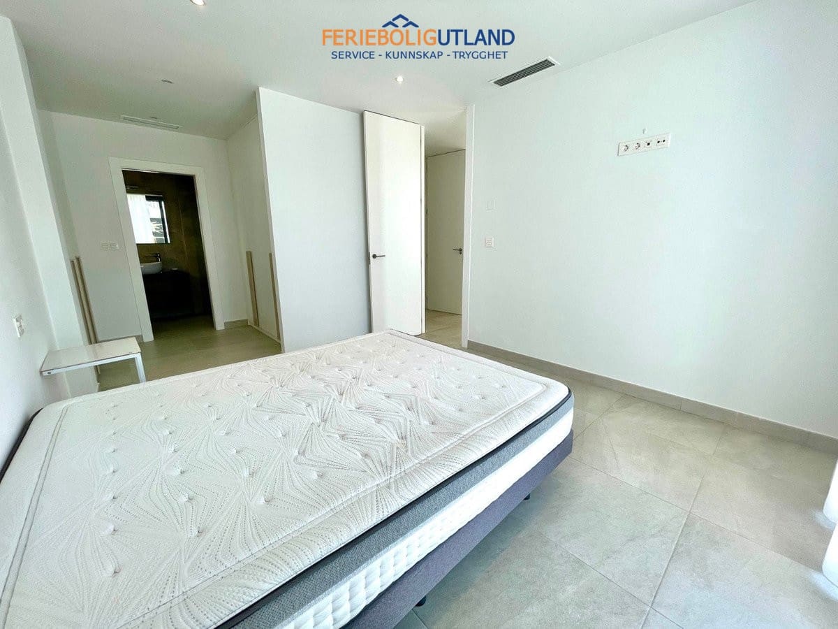 3 camera da letto Villa in vendita in Benijofar con piscina garage - 399.000 € (Rif: 10001095)