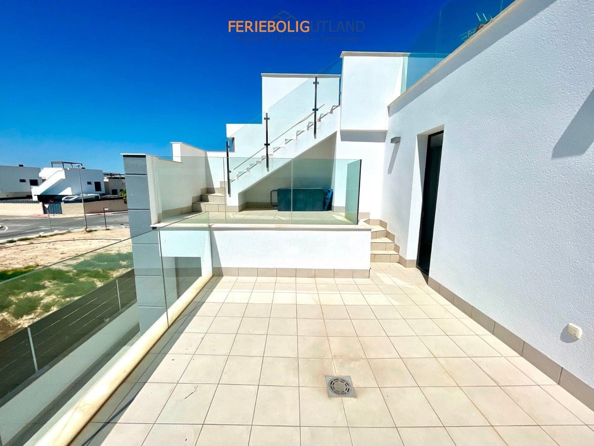3 camera da letto Villa in vendita in Benijofar con piscina garage - 399.000 € (Rif: 10001095)