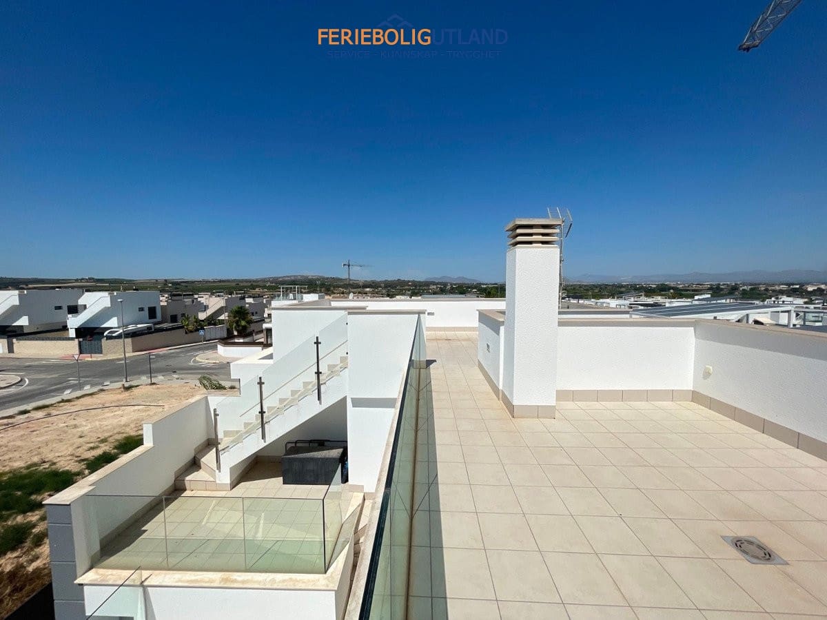 3 camera da letto Villa in vendita in Benijofar con piscina garage - 399.000 € (Rif: 10001095)