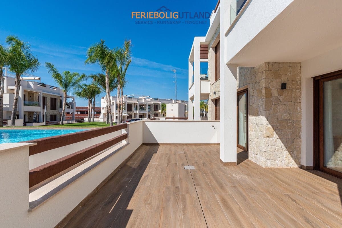 3 sypialnia Apartament na sprzedaż w Torrevieja z basenem garażem - 310 000 € (Ref: 10001096)