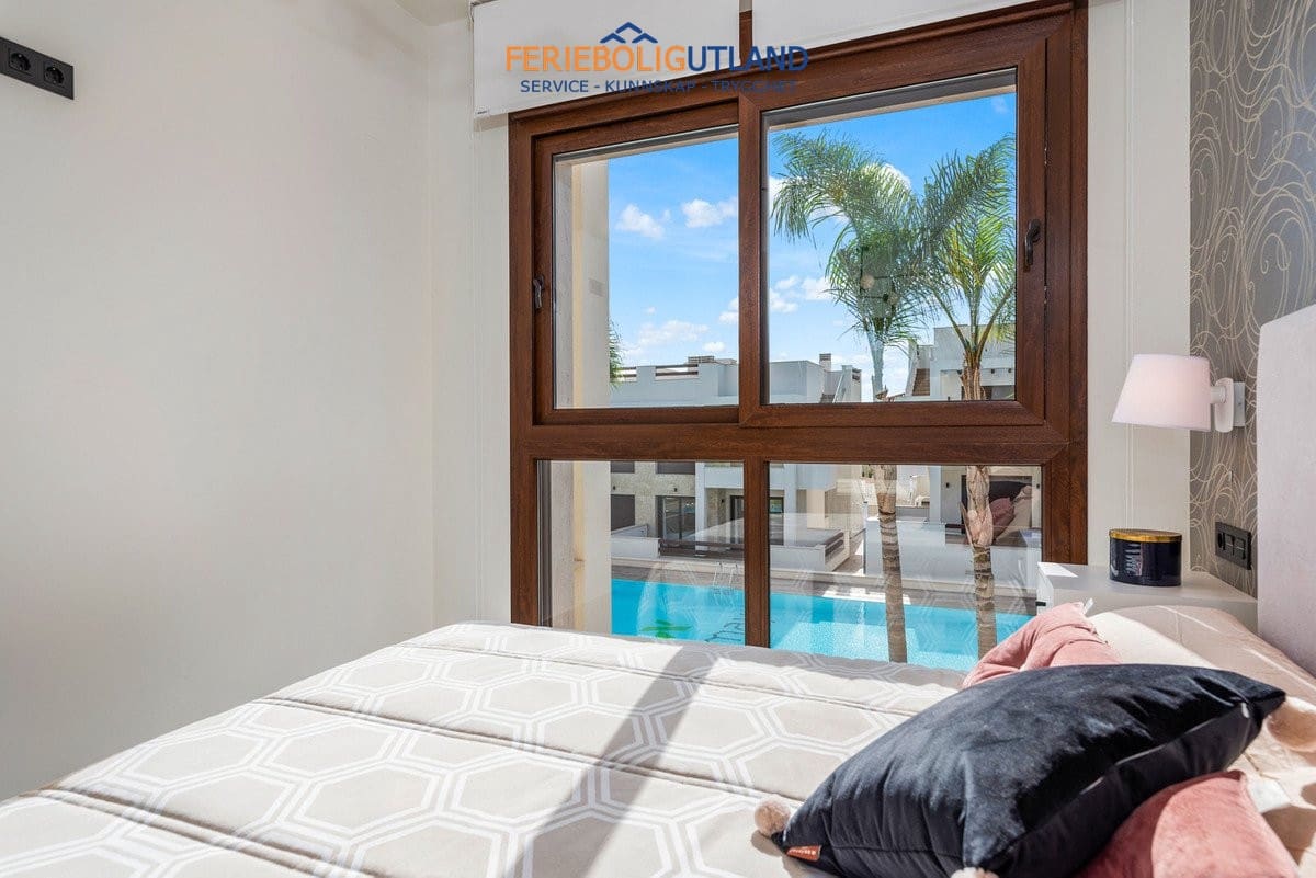 3 sypialnia Apartament na sprzedaż w Torrevieja z basenem garażem - 310 000 € (Ref: 10001096)