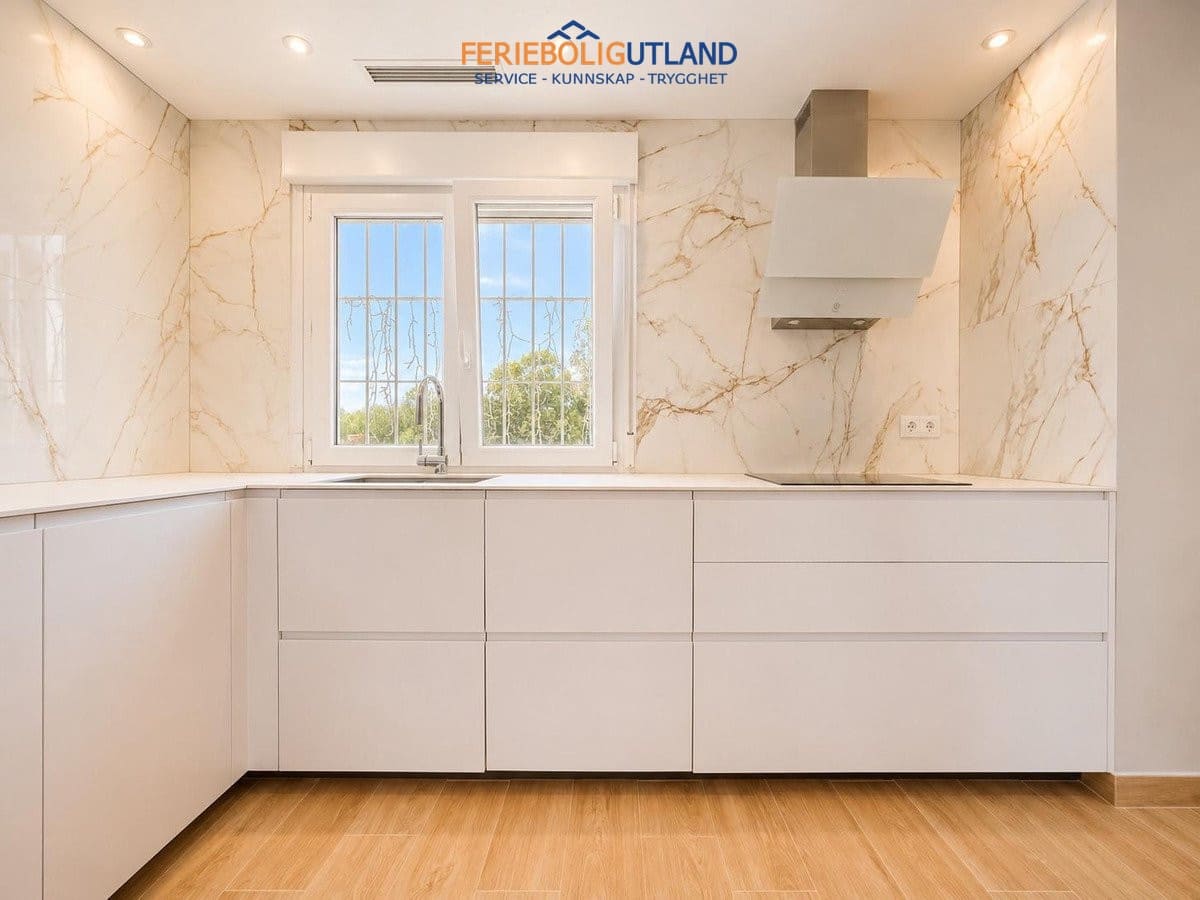 4 soveværelse Villa til salg i Campoamor med swimmingpool garage - € 1.225.000 (Ref: 10001098)