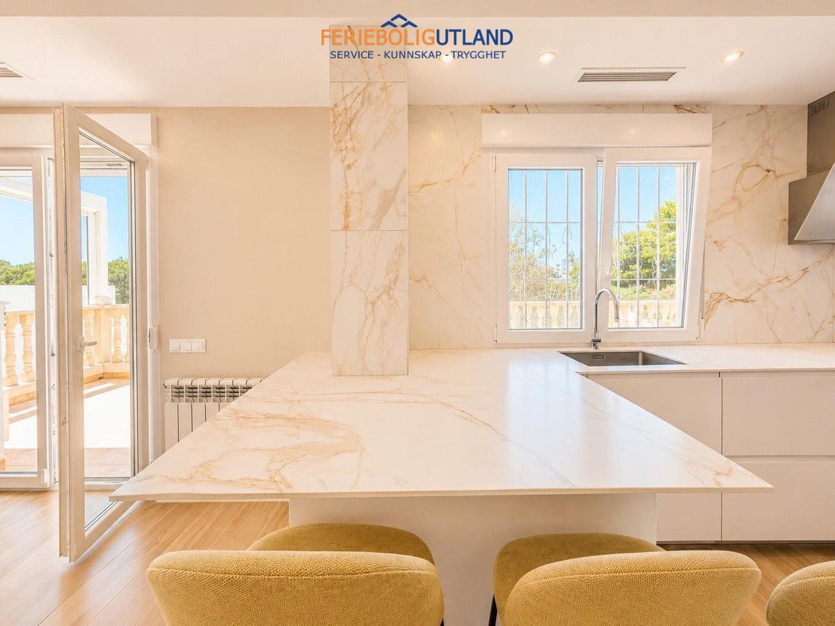 4 soveværelse Villa til salg i Campoamor med swimmingpool garage - € 1.225.000 (Ref: 10001098)