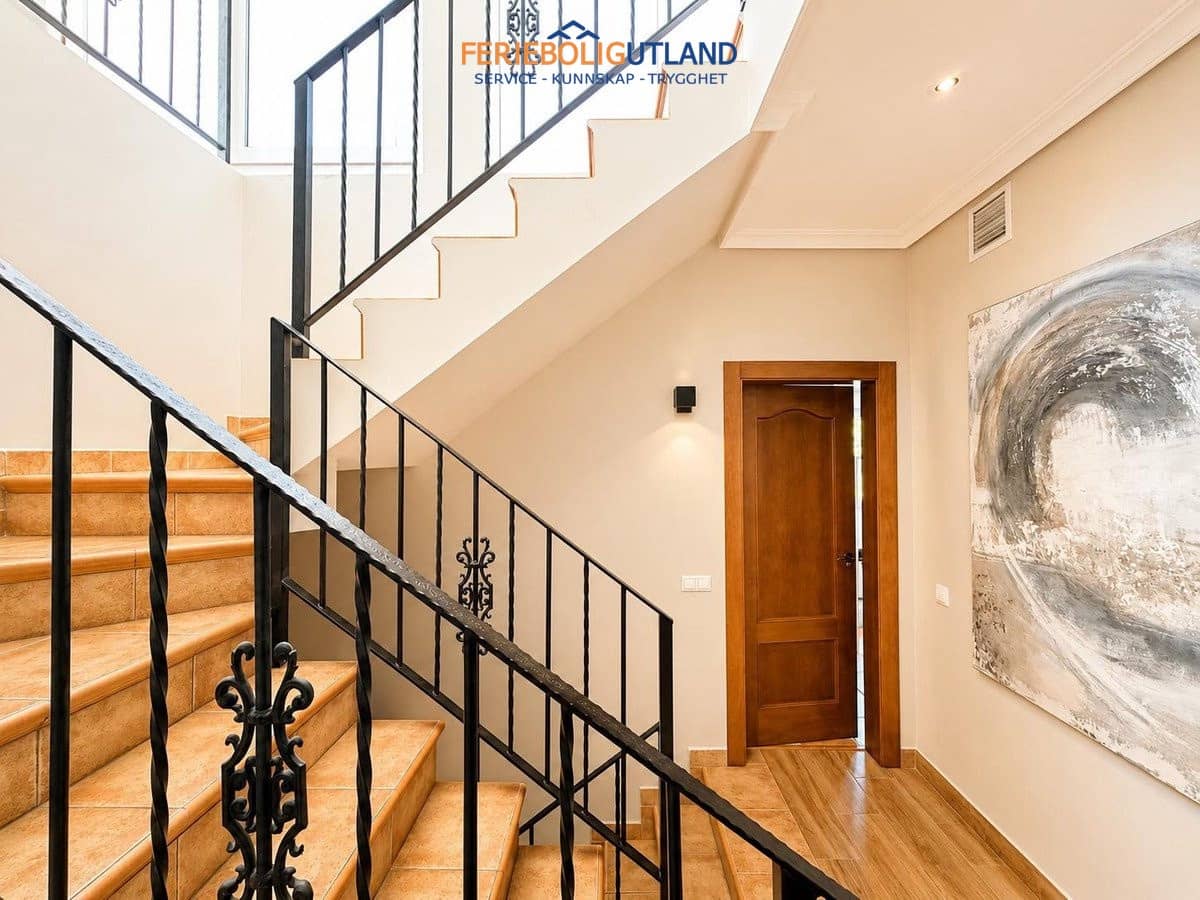 4 soveværelse Villa til salg i Campoamor med swimmingpool garage - € 1.225.000 (Ref: 10001098)