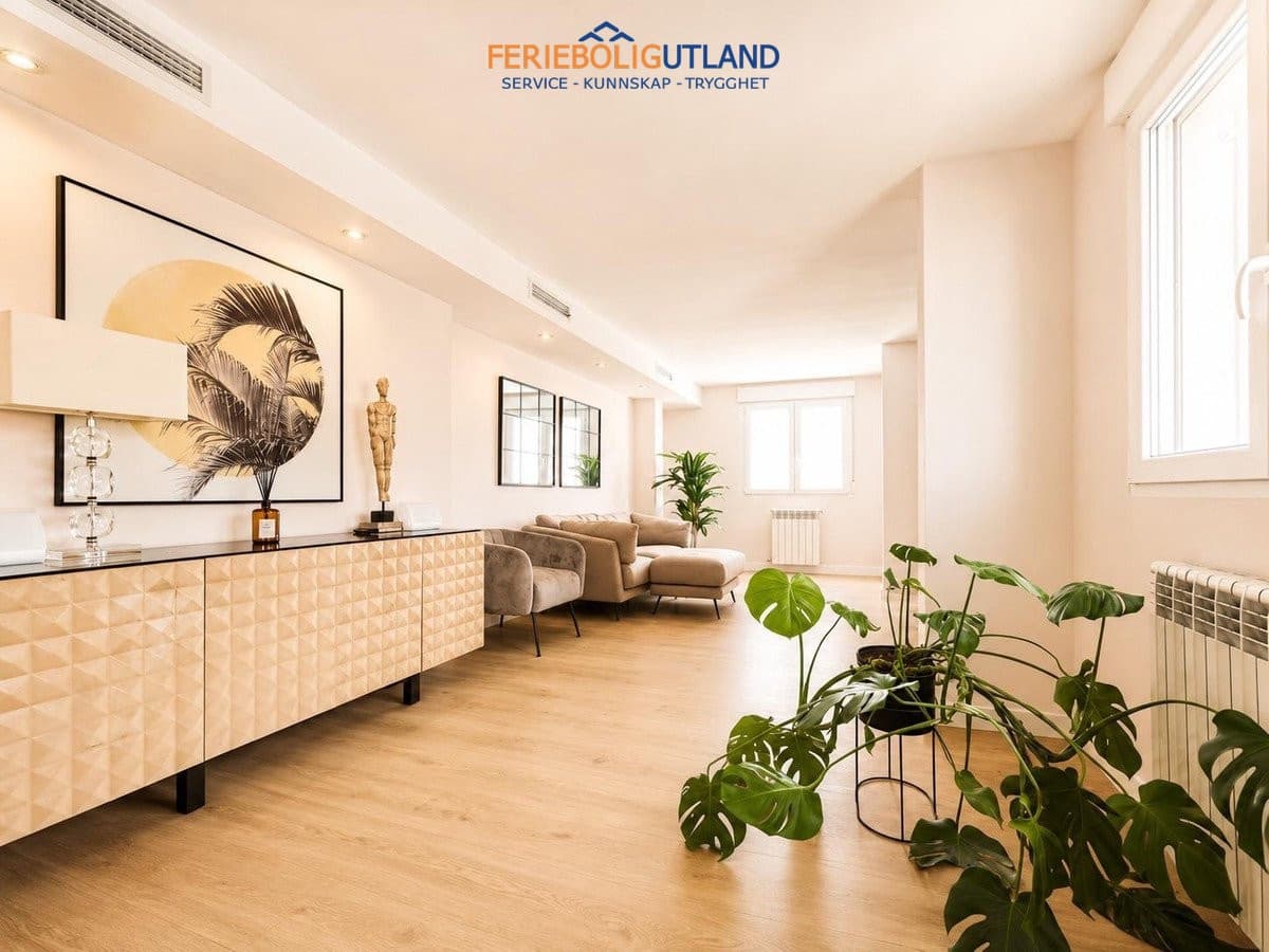 4 soveværelse Villa til salg i Campoamor med swimmingpool garage - € 1.225.000 (Ref: 10001098)