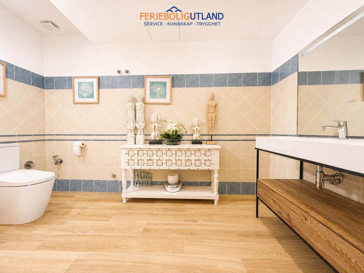 4 soveværelse Villa til salg i Campoamor med swimmingpool garage - € 1.225.000 (Ref: 10001098)