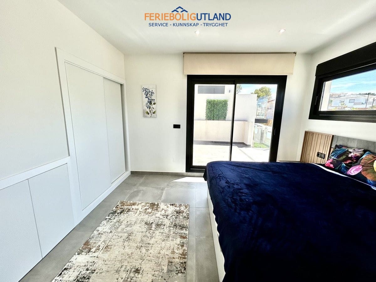 2 chambre Villa/Maison à vendre à Villamartin avec piscine garage - 425 000 € (Ref: 10001099)