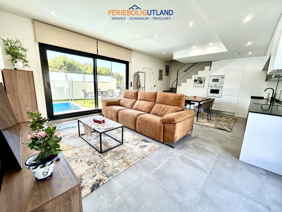 2 chambre Villa/Maison à vendre à Villamartin avec piscine garage - 425 000 € (Ref: 10001099)