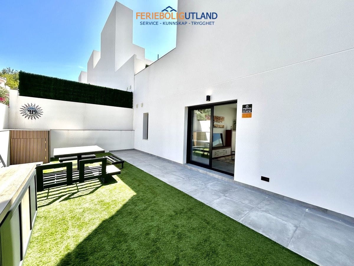 2 chambre Villa/Maison à vendre à Villamartin avec piscine garage - 425 000 € (Ref: 10001099)